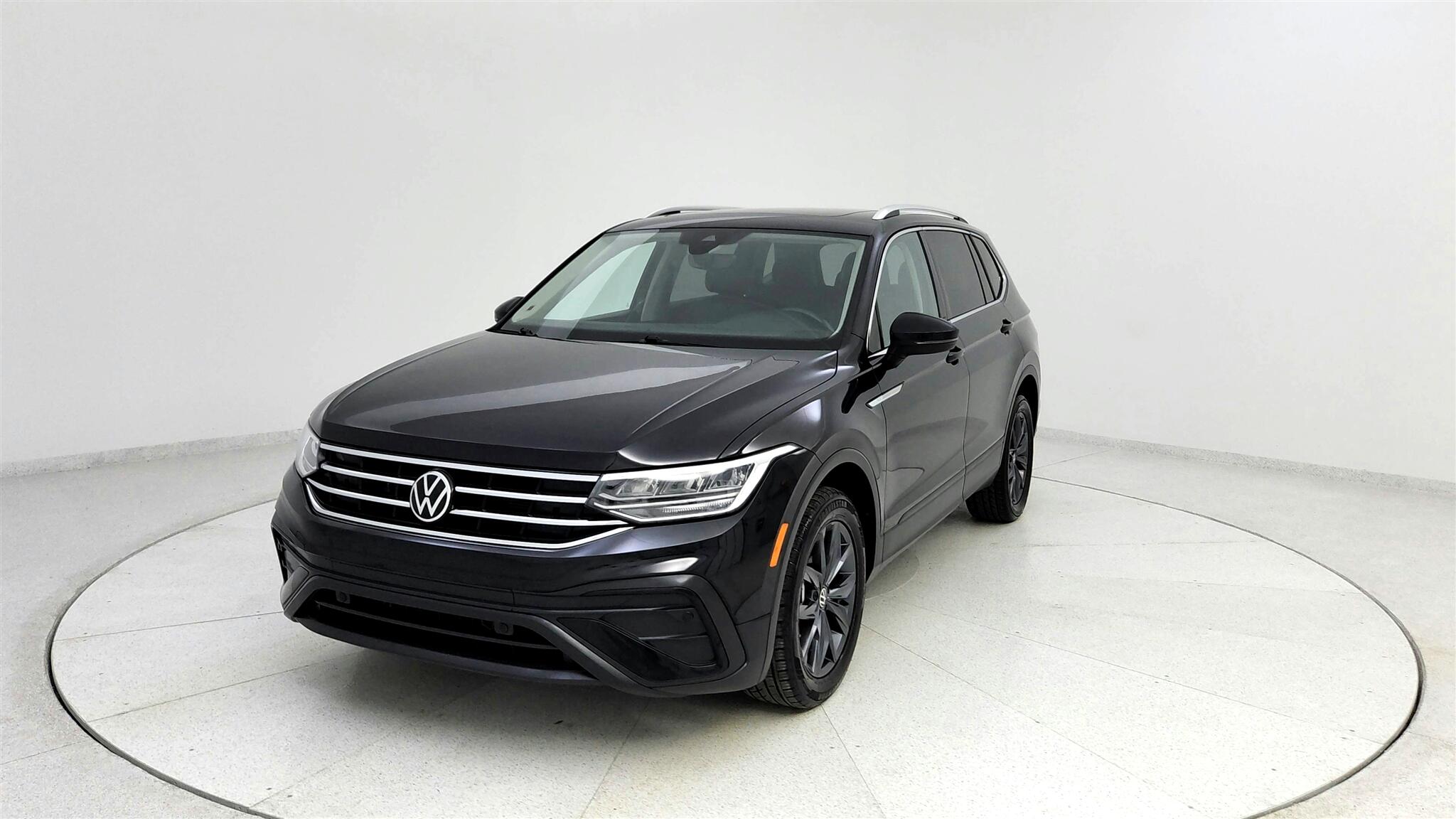 Vehicle image 13 of 50