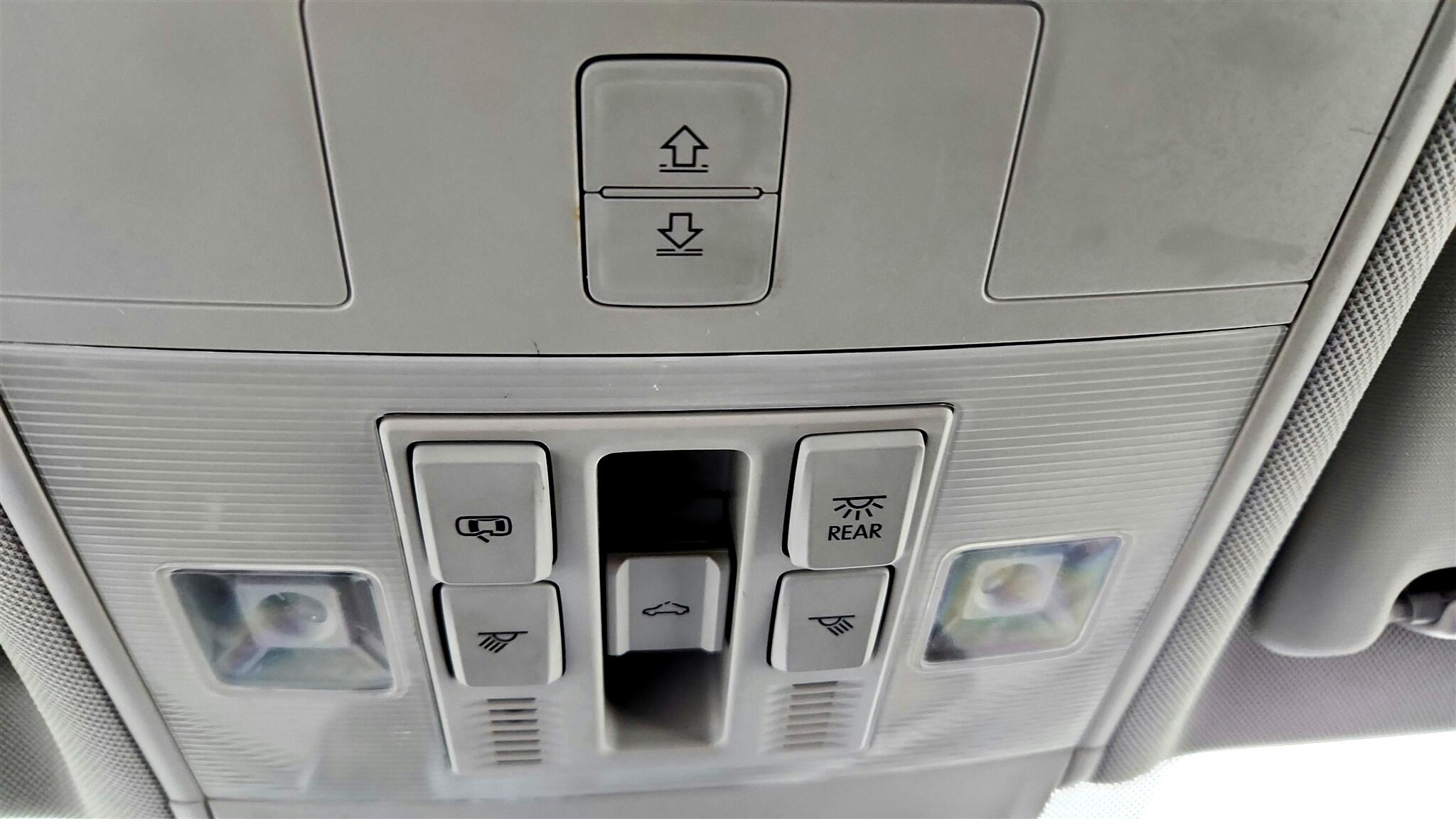 Vehicle image 43 of 50