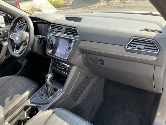 Vehicle image 23 of 24