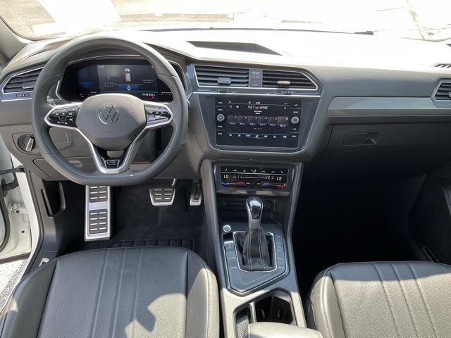 Vehicle image 7 of 24