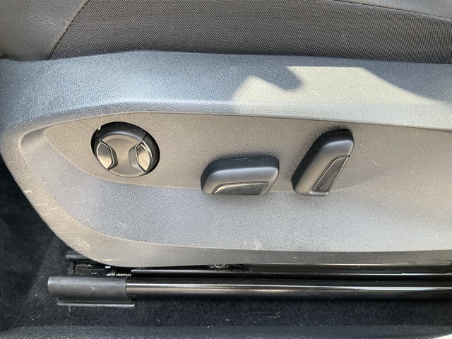 Vehicle image 9 of 24