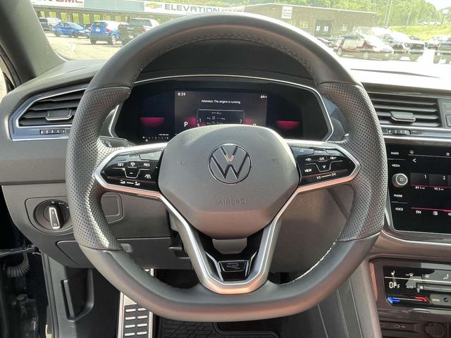 Vehicle image 17 of 33