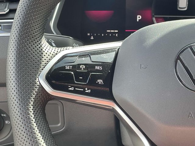 Vehicle image 18 of 33