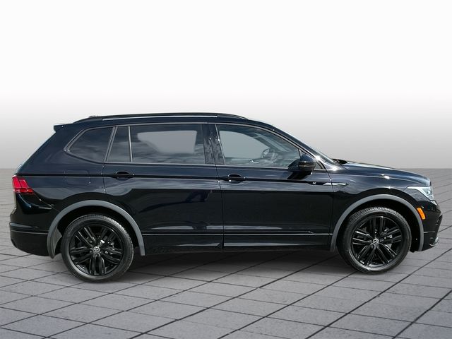 Vehicle image 4 of 33