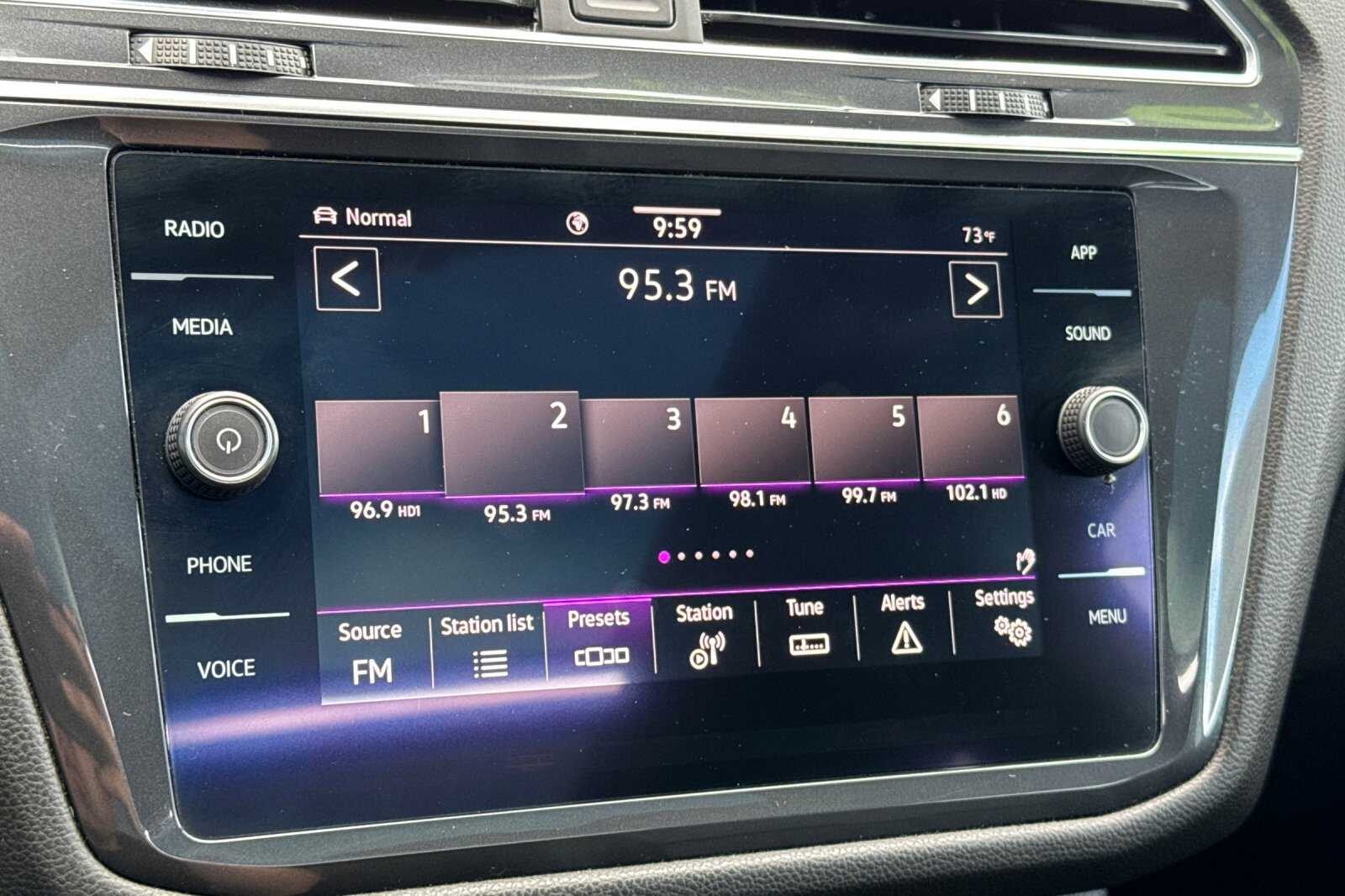 Vehicle image 15 of 26