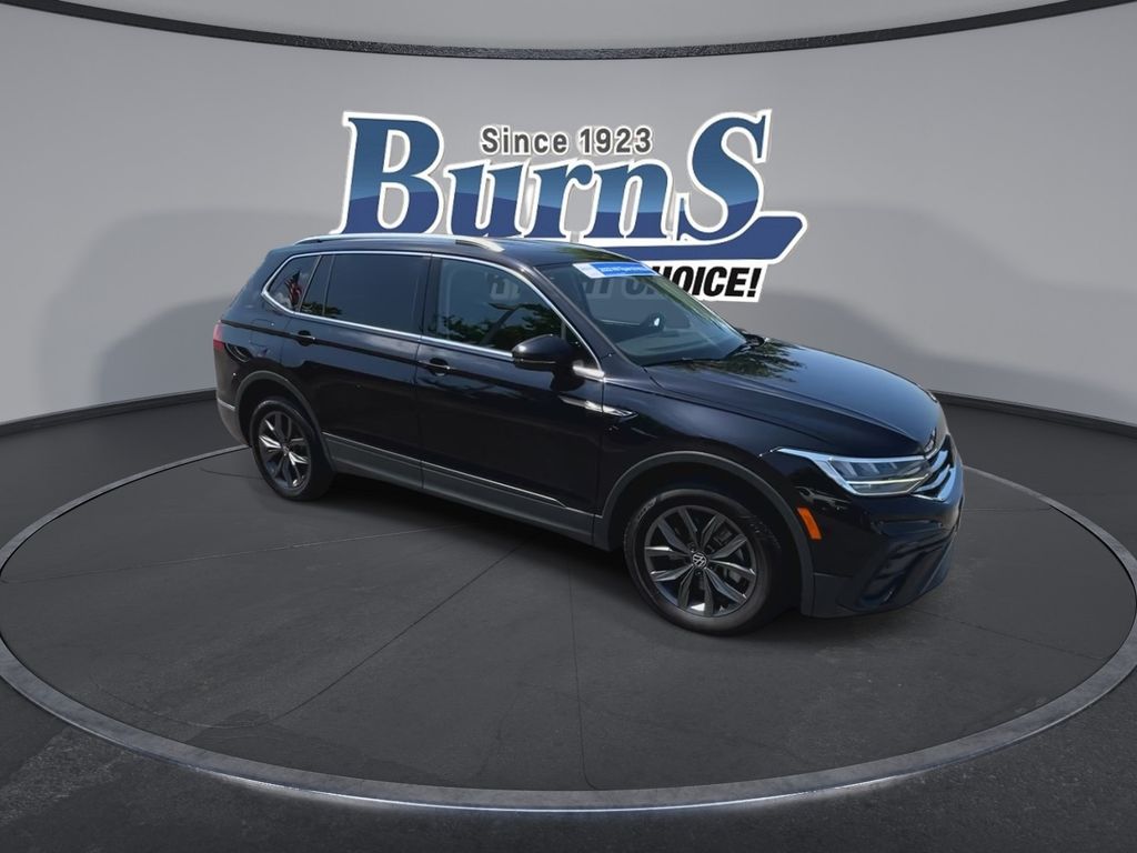 Vehicle image 8 of 28