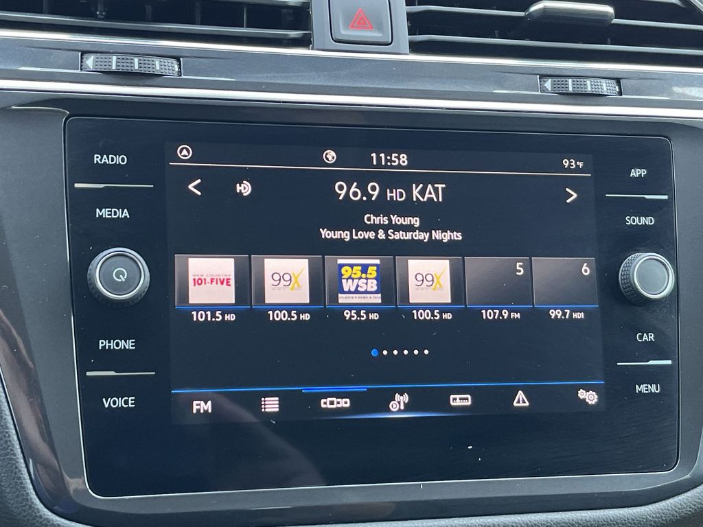 Vehicle image 16 of 28
