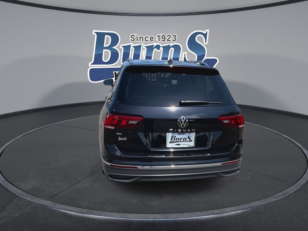 Vehicle image 9 of 28