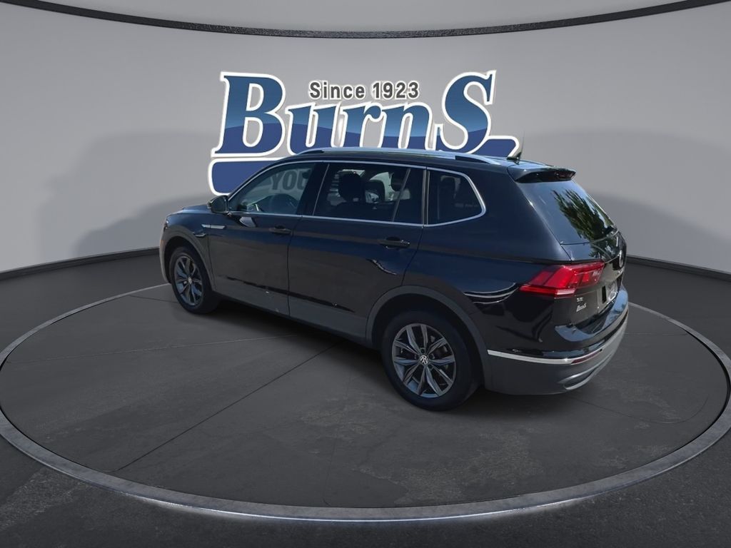 Vehicle image 6 of 28