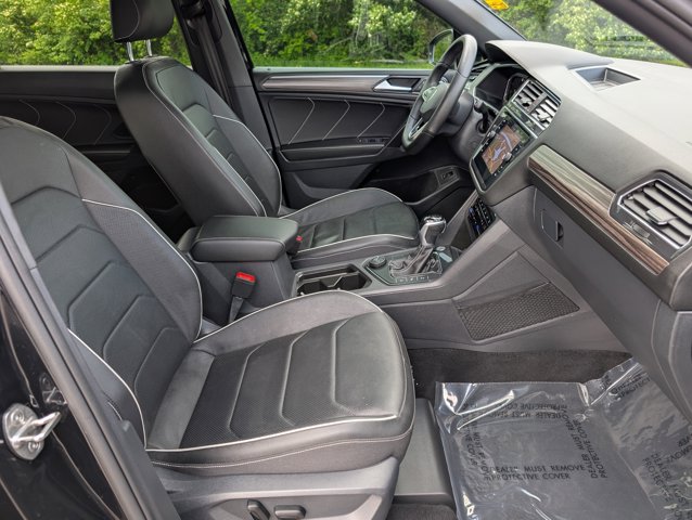 Vehicle image 31 of 35