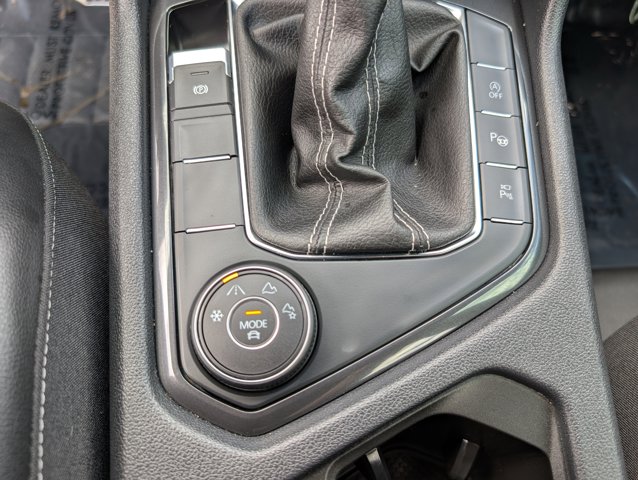 Vehicle image 23 of 35
