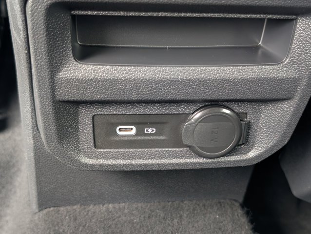 Vehicle image 27 of 35