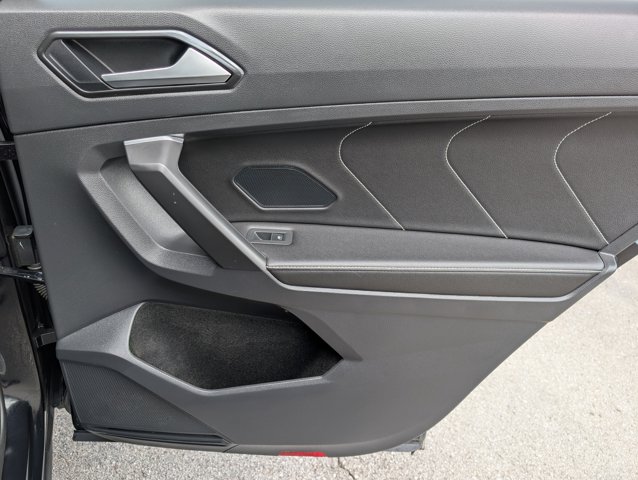 Vehicle image 28 of 35
