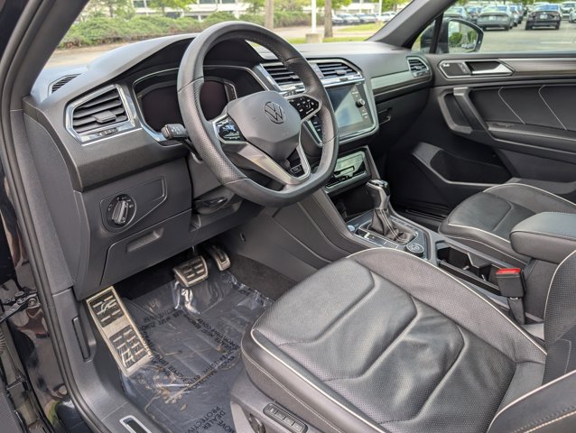 Vehicle image 14 of 35