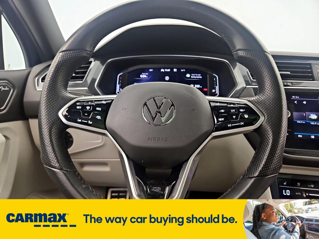 Vehicle image 13 of 34