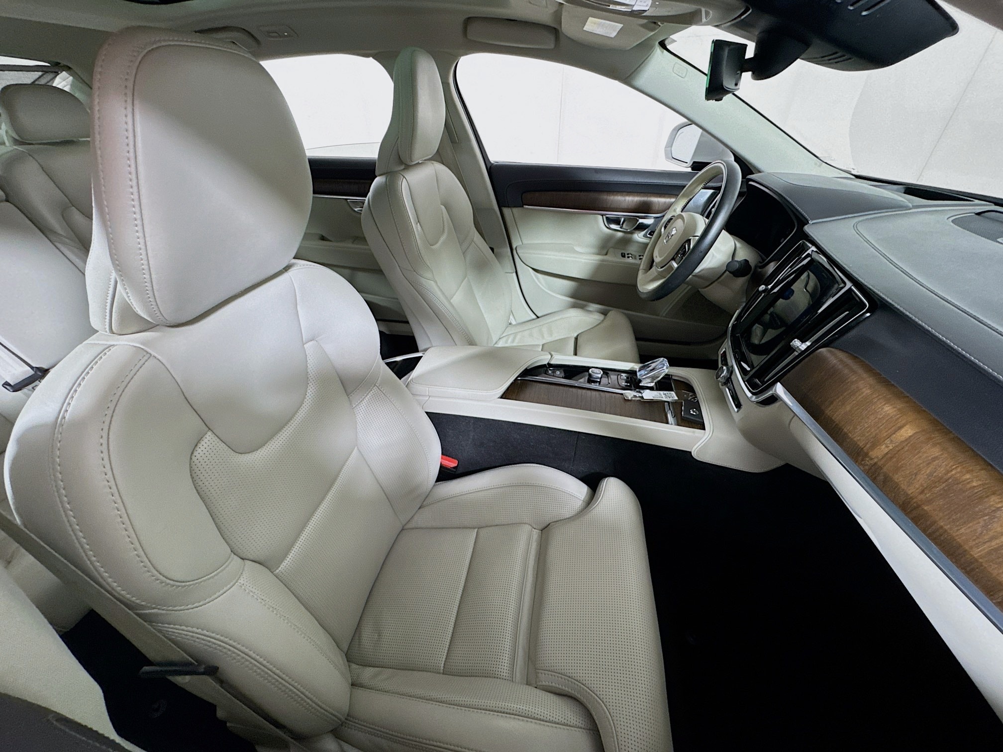 2022 Volvo S90 Inscription Image 13 of 32