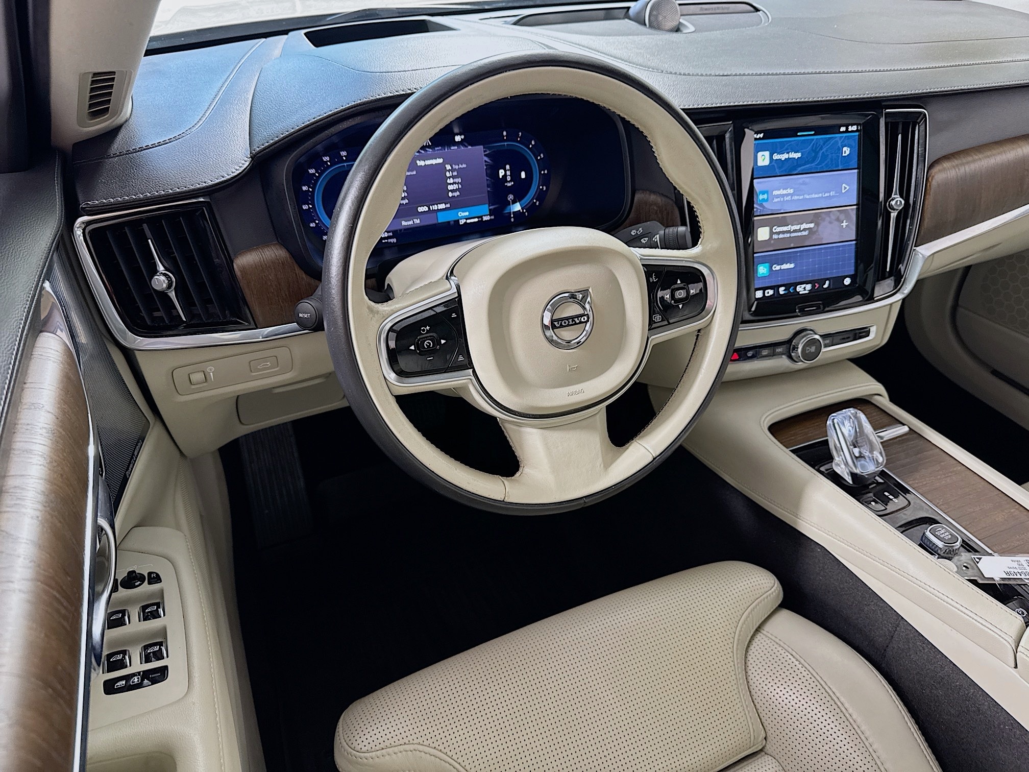 2022 Volvo S90 Inscription Image 17 of 32