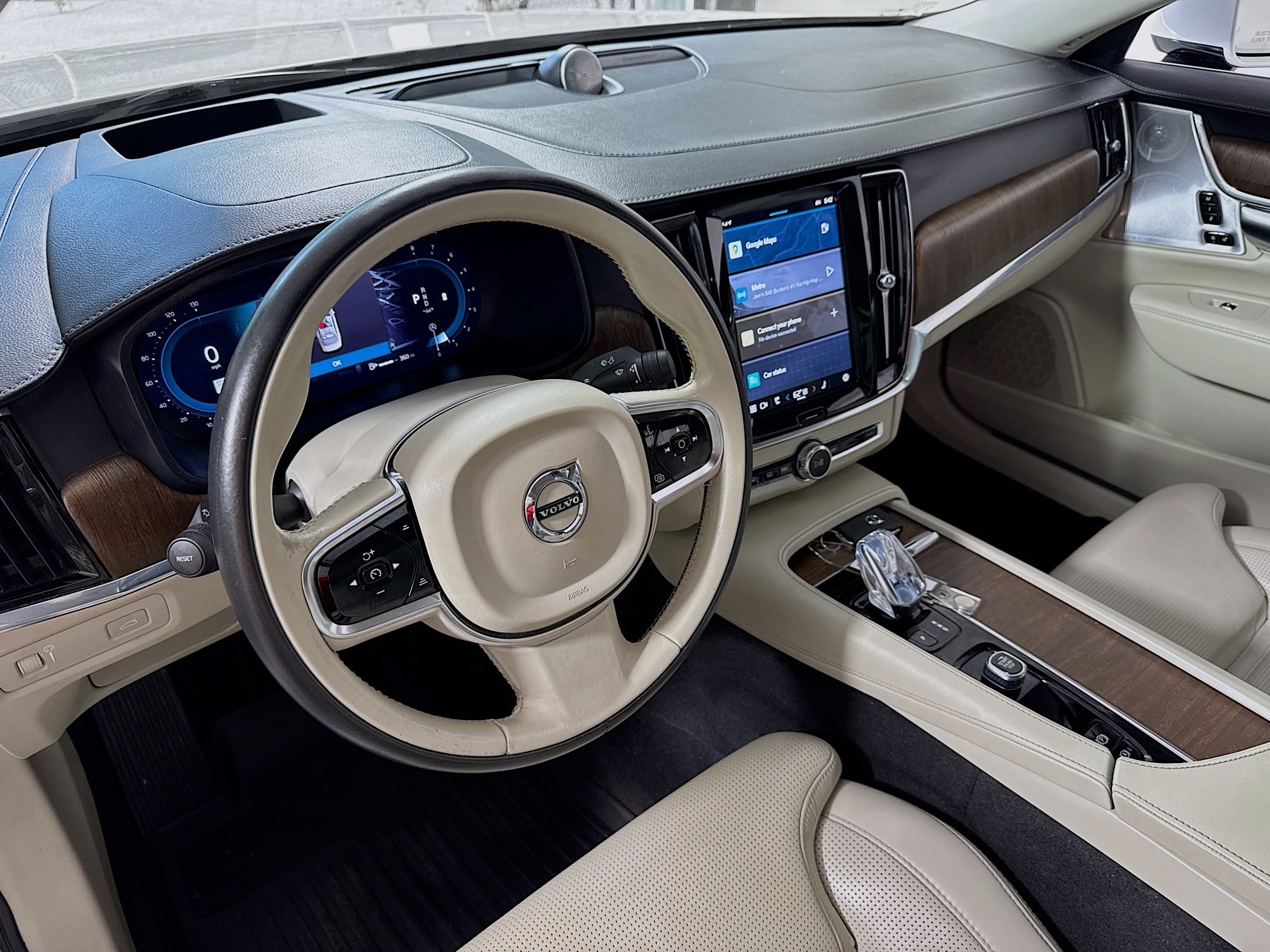 2022 Volvo S90 Inscription Image 16 of 32