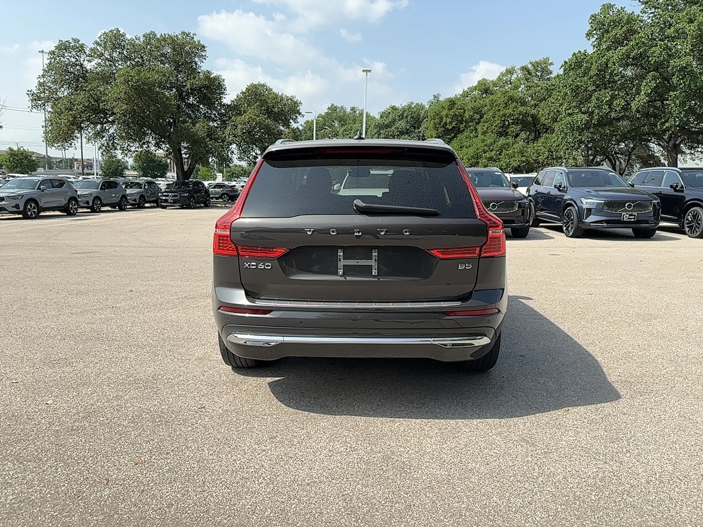 2022 Volvo XC60 Inscription Image 5 of 17