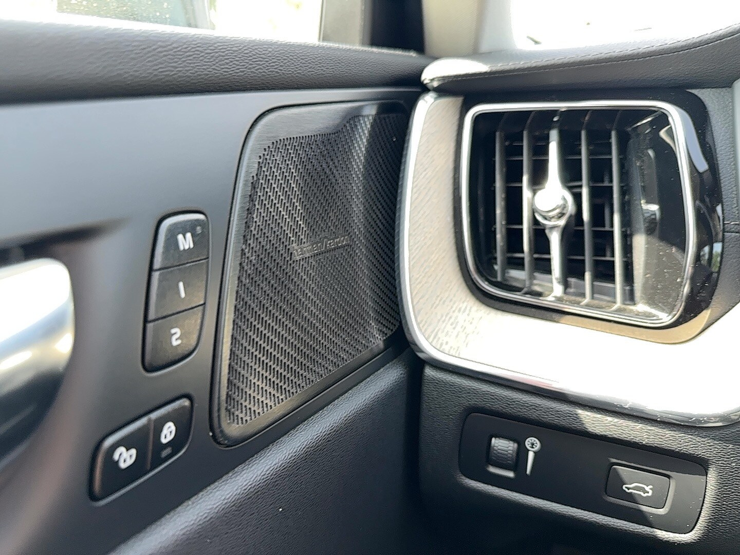 2022 Volvo XC60 Inscription Image 13 of 17