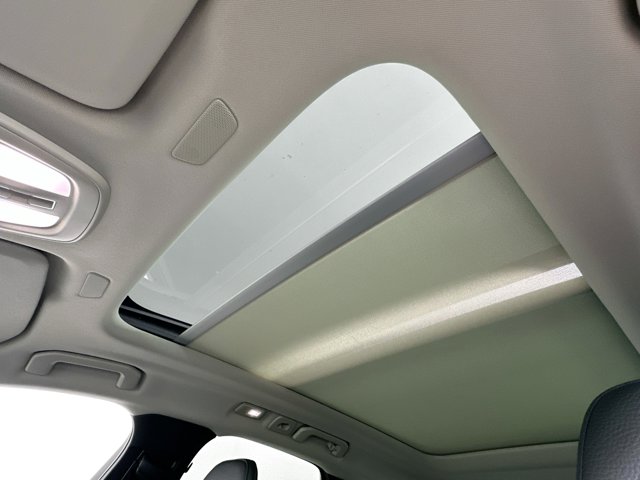 2022 Volvo XC60 Momentum Image 25 of 30