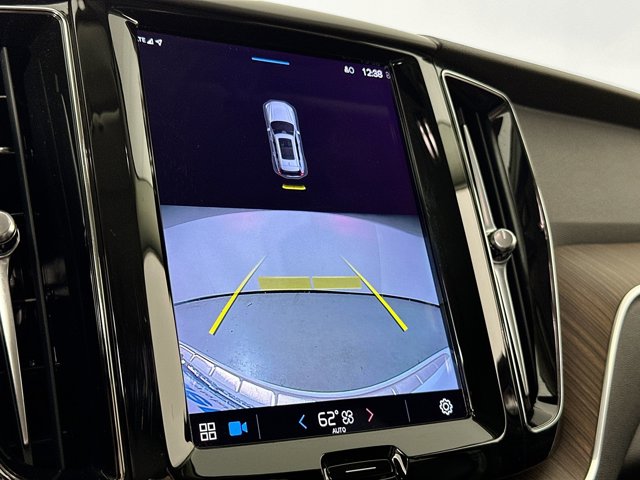 2022 Volvo XC60 Momentum Image 21 of 30