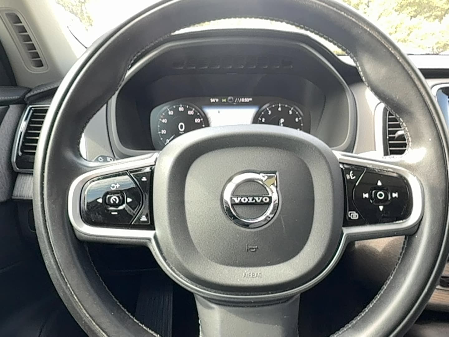 2022 Volvo XC90 Inscription Image 17 of 25