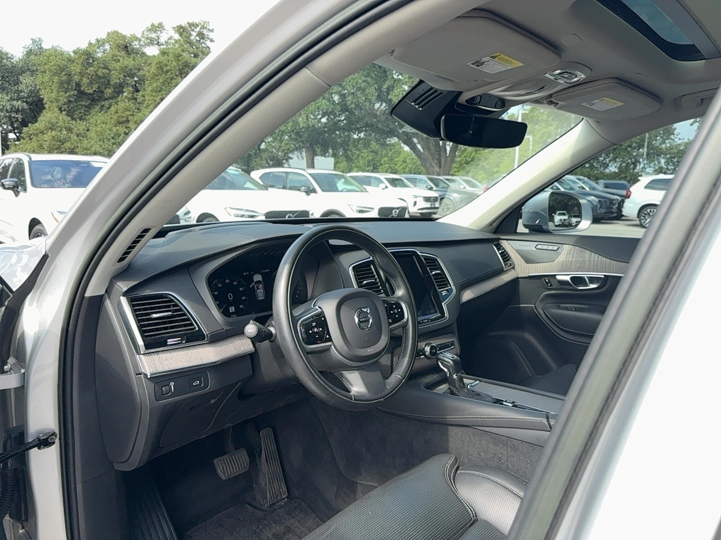 2022 Volvo XC90 Inscription Image 13 of 25