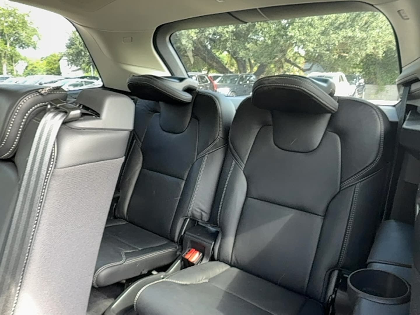 2022 Volvo XC90 Inscription Image 10 of 25