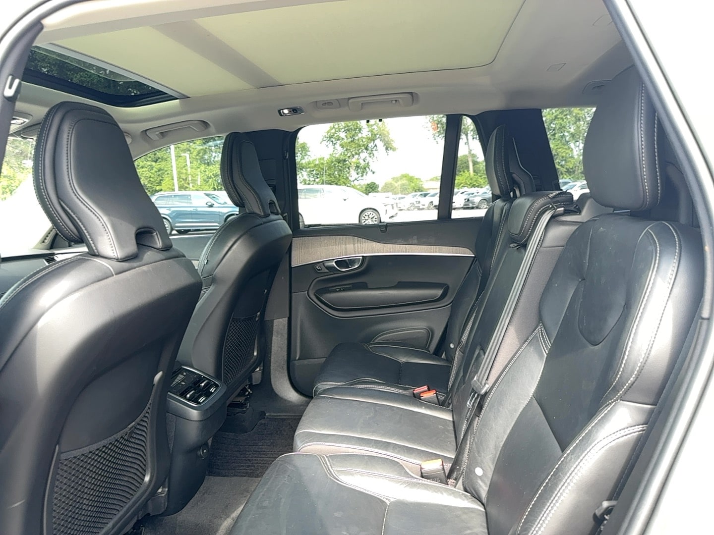 2022 Volvo XC90 Inscription Image 12 of 25