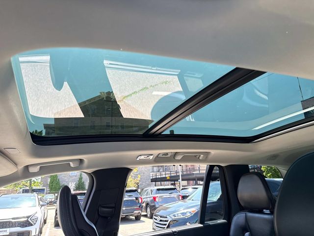 2022 Volvo XC90 Inscription Image 16 of 36