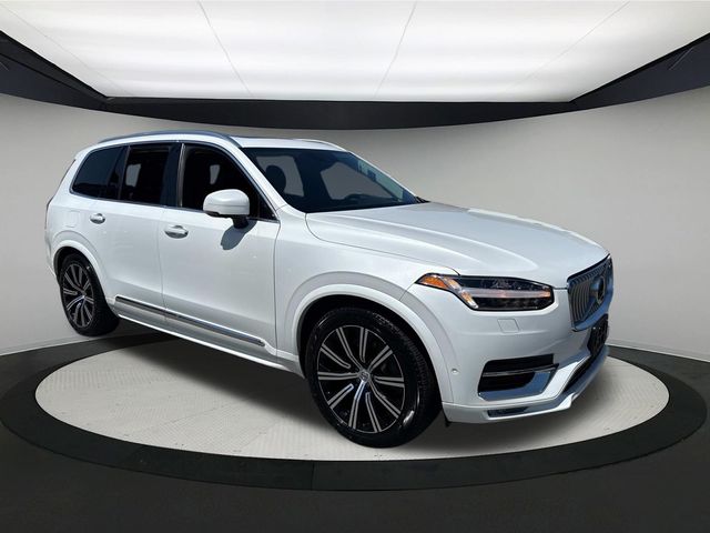 2022 Volvo XC90 Inscription Image 3 of 36