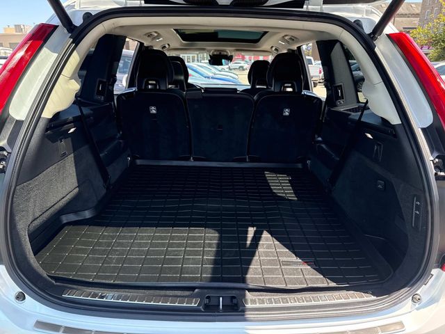 2022 Volvo XC90 Inscription Image 11 of 36