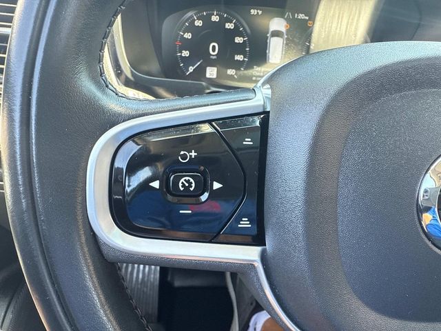 2022 Volvo XC90 Inscription Image 18 of 36