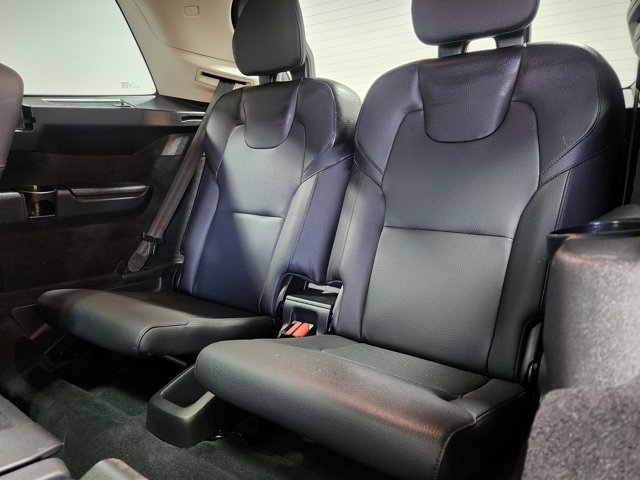 2022 Volvo XC90 Recharge Plug-In Hybrid Inscription Expression Image 12 of 23