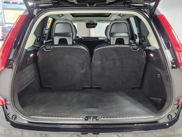 2022 Volvo XC90 Recharge Plug-In Hybrid Inscription Expression Image 9 of 23