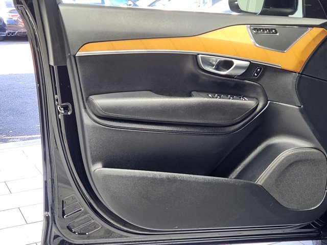 2022 Volvo XC90 Recharge Plug-In Hybrid Inscription Expression Image 19 of 23