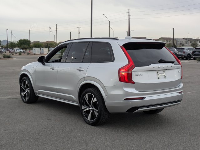 2022 Volvo XC90 Recharge Plug-In Hybrid R-Design Image 8 of 34