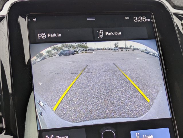 2022 Volvo XC90 Recharge Plug-In Hybrid R-Design Image 27 of 34