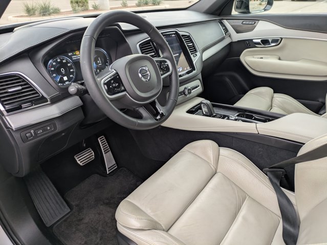 2022 Volvo XC90 Recharge Plug-In Hybrid R-Design Image 20 of 34