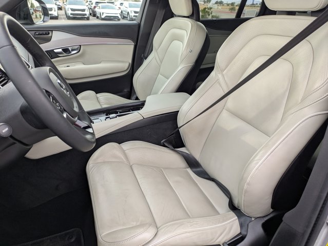 2022 Volvo XC90 Recharge Plug-In Hybrid R-Design Image 14 of 34