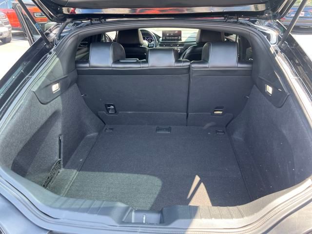 Vehicle image 10 of 28