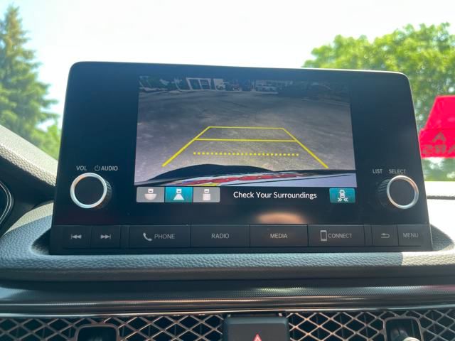 Vehicle image 16 of 28
