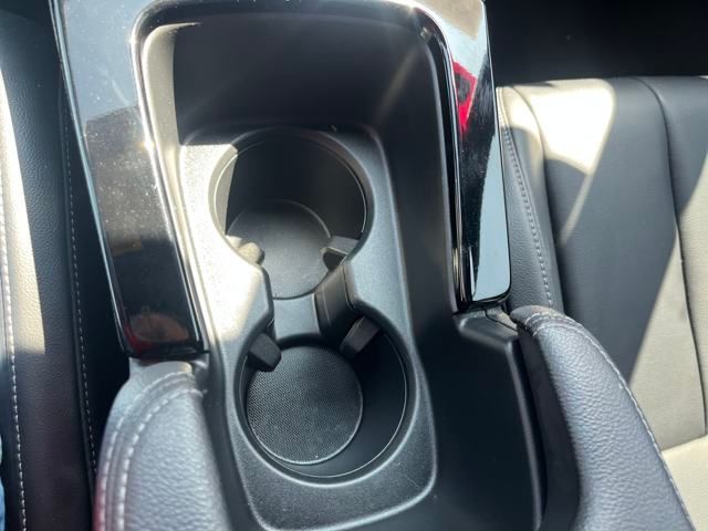 Vehicle image 24 of 28