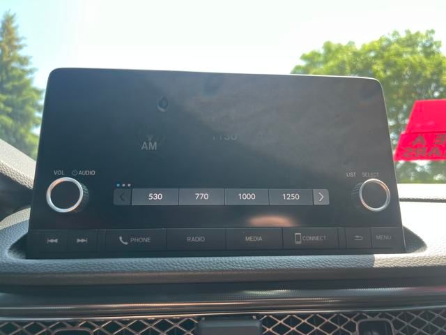 Vehicle image 17 of 28