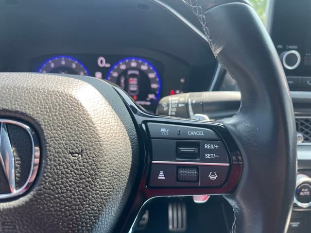 Vehicle image 27 of 28