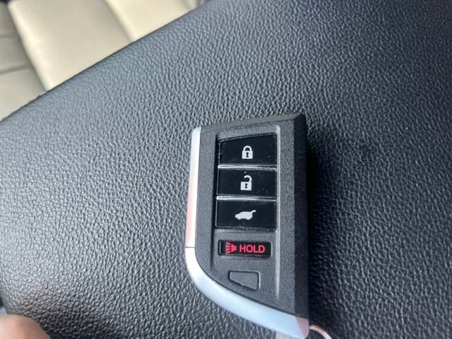 Vehicle image 22 of 28