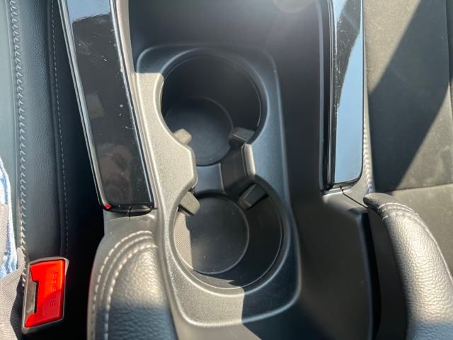 Vehicle image 21 of 31