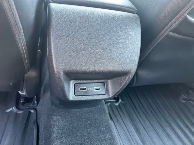 Vehicle image 12 of 31