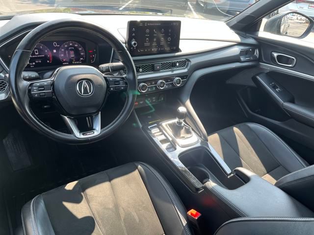 Vehicle image 14 of 31
